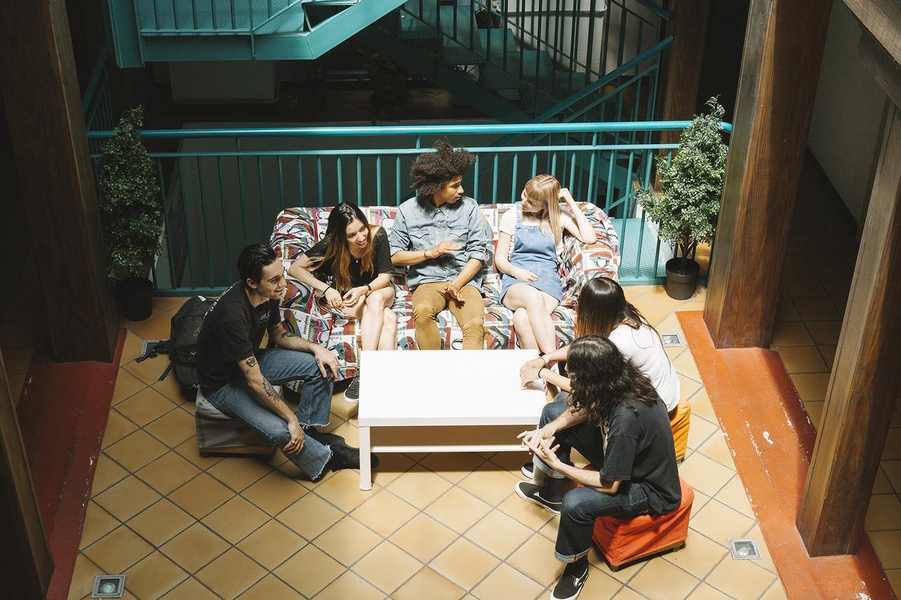 Cats Chill Out Hostel มาดริด ภายนอก รูปภาพ